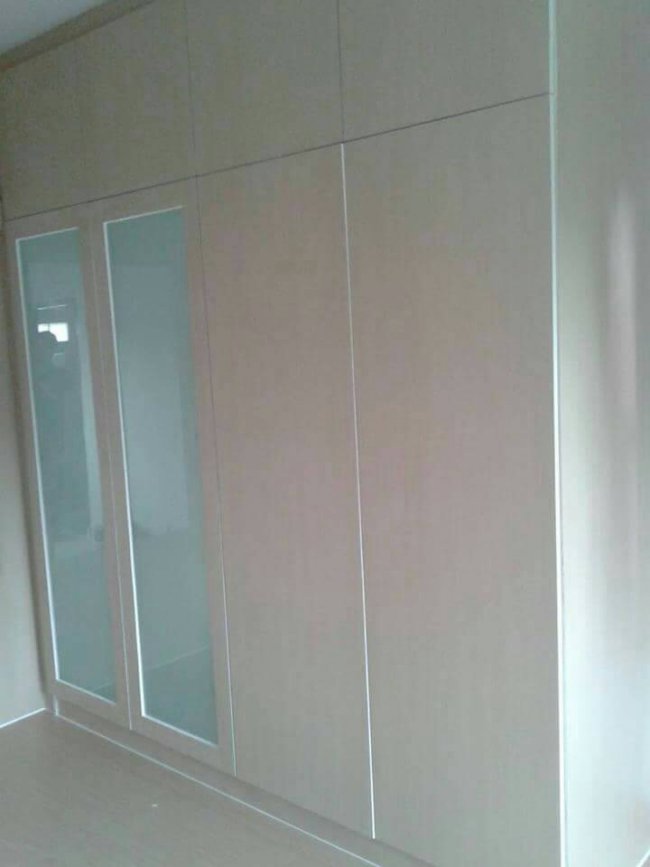 ตู้เสื้อผ้า