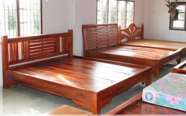 เตียงนอนไม้จริง